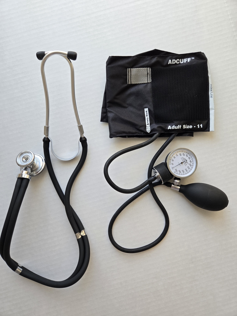 NEW! ADC Pro's Combo II Blood Pressure Kit with Stethoscope (Prosphyg/ Adscope)